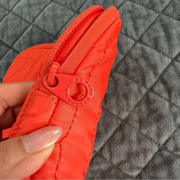 MARC JACOBS Tablet iPad Red Case 8” X 10.5” Quilted protector holder - Picture 9 of 12